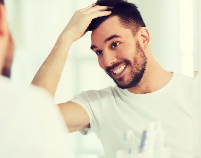 El trasplante de pelo influye en la felicidad